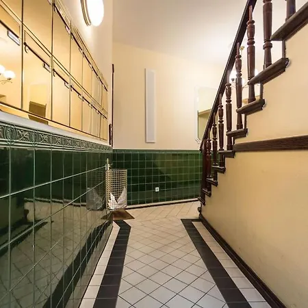 Zentrale Altbauwohnung Im Helmholtzkiez Berlin Exterior photo