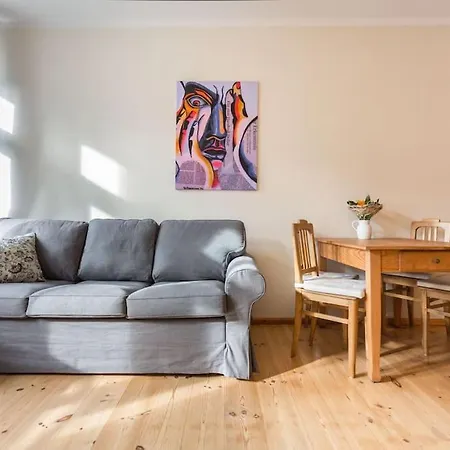 Zentrale Altbauwohnung Im Helmholtzkiez Berlin Exterior photo