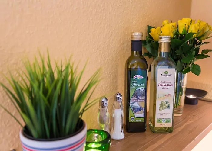 Zentrale Altbauwohnung Im Helmholtzkiez