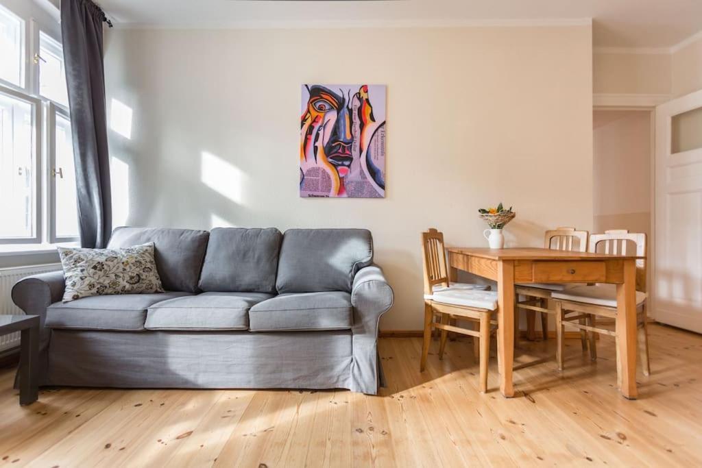 Zentrale Altbauwohnung Im Helmholtzkiez Appartement Berlijn