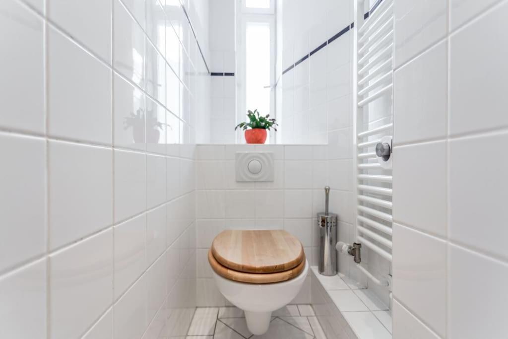 Zentrale Altbauwohnung Im Helmholtzkiez Appartement