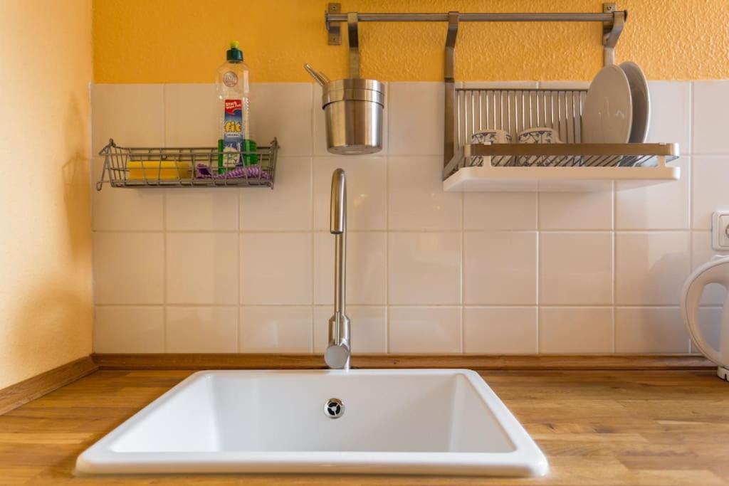 Zentrale Altbauwohnung Im Helmholtzkiez * Berlijn